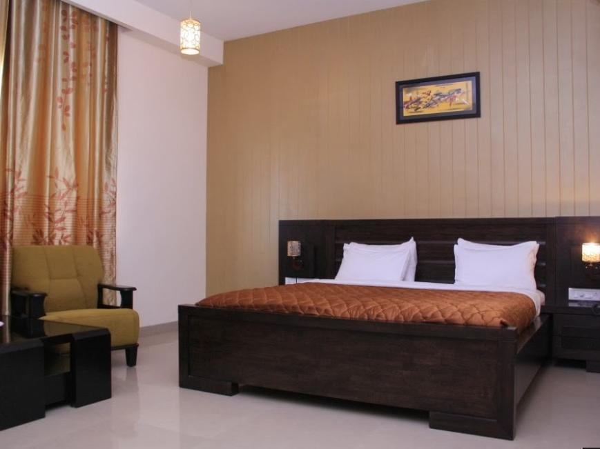 Hotel Alps Residency Krishnagiri Esterno foto